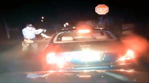 NJ cop shooting a black man when both his hands are out of the car